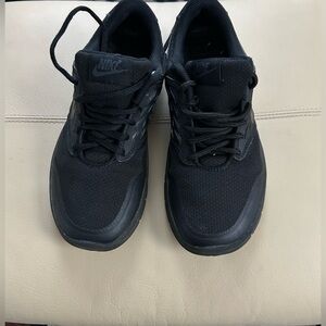 Nike kids All-Black Sneakers